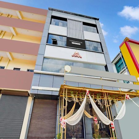 Super Townhouse Anisabad Near Mahavir Sansthan Khagaul 外观 照片