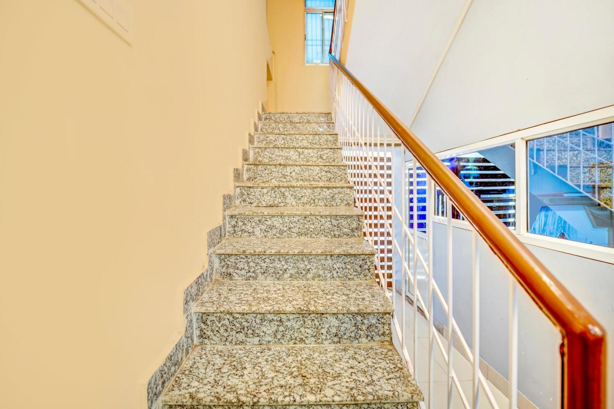 Super Townhouse Anisabad Near Mahavir Sansthan Khagaul 外观 照片